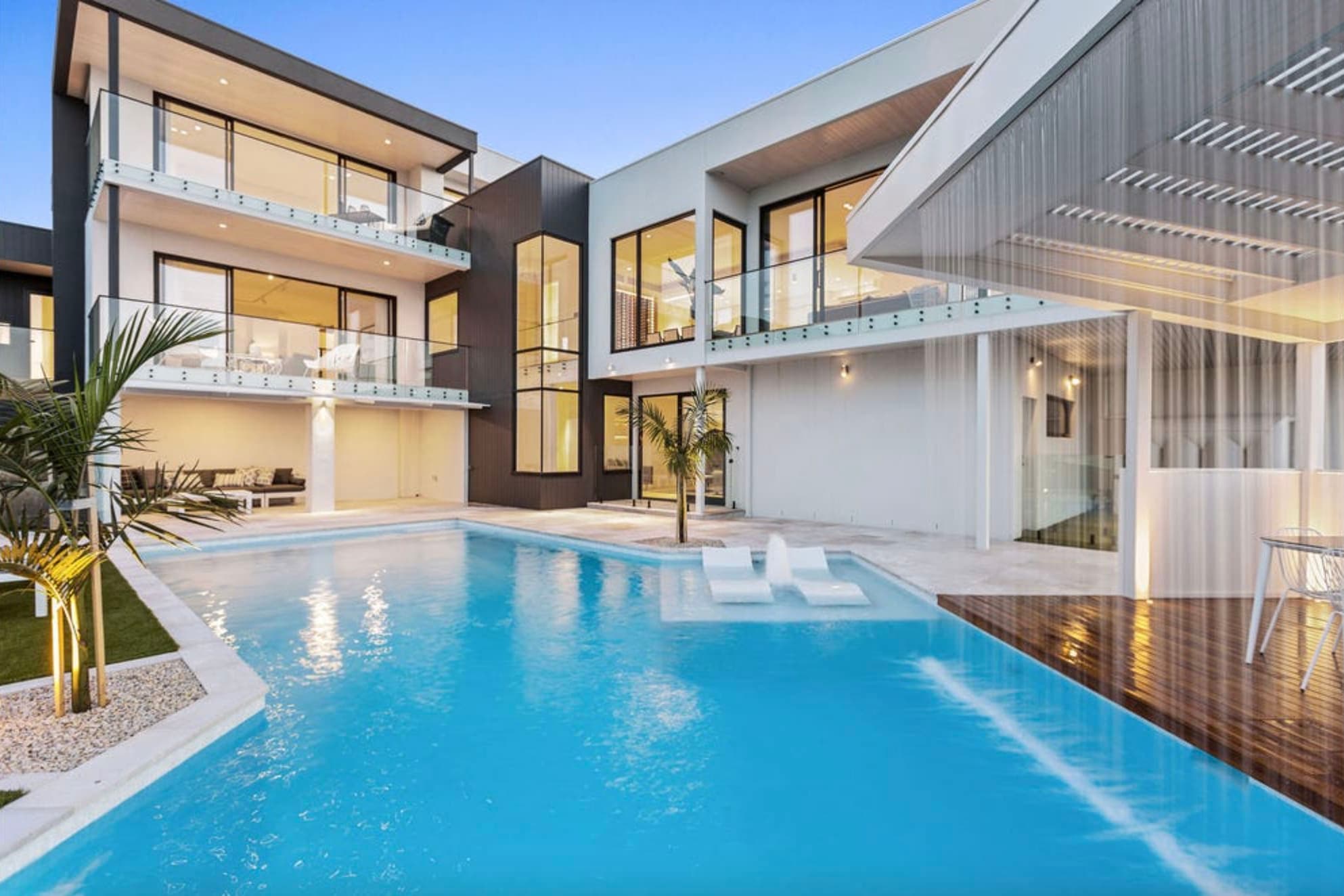 Bayview Luxe Entertainer